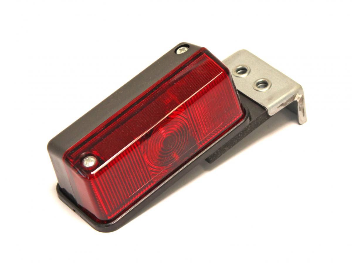 Hella Umrissleuchte rot/schwarz mit Metall Befestigungswinkel VerglNr: 2XS005020-111